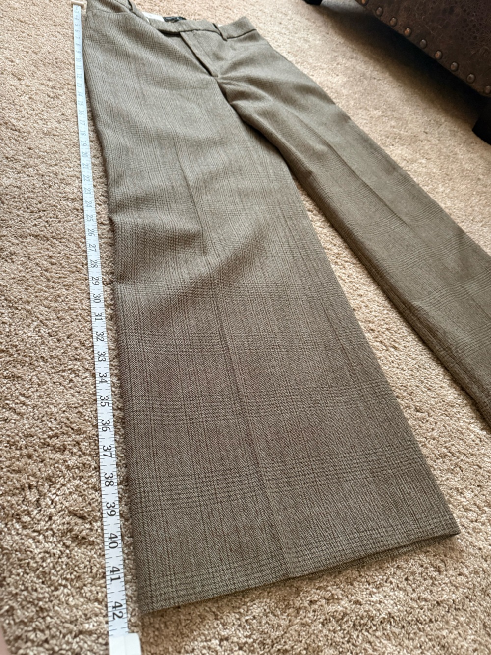 Banana Republic Women’s Wide-Leg Plaid Dress Pants in Brown - Picture 6 of 9